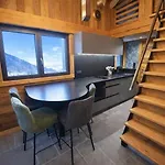 Le Hangar Des O Evasion Nature Et