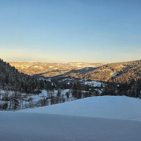 Le Hangar Des O Evasion Nature Et Prázdninový dům